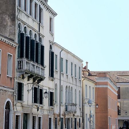 Canal Riva De Biasio Венеція Екстер'єр фото